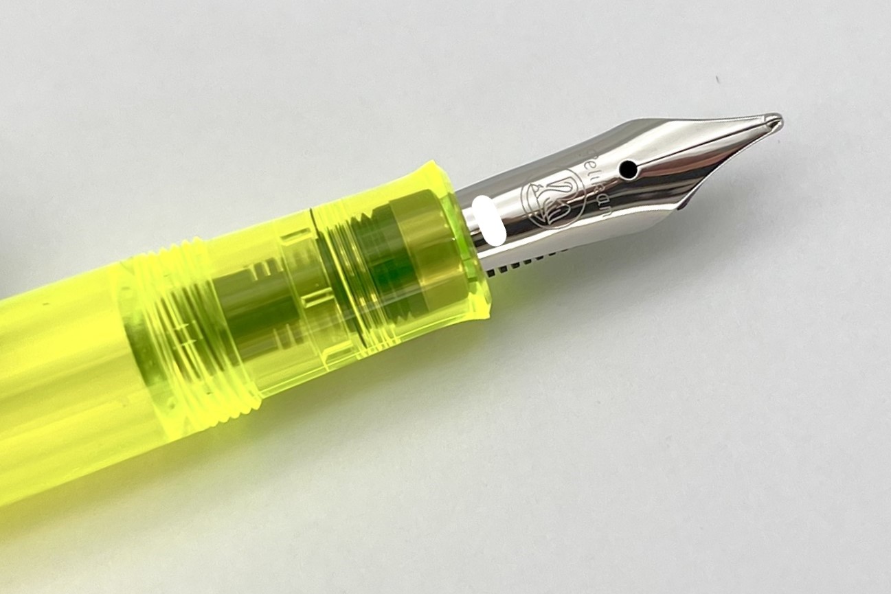 PelikanSEClassicM205DuoHighlighterNeonYellowFP_O